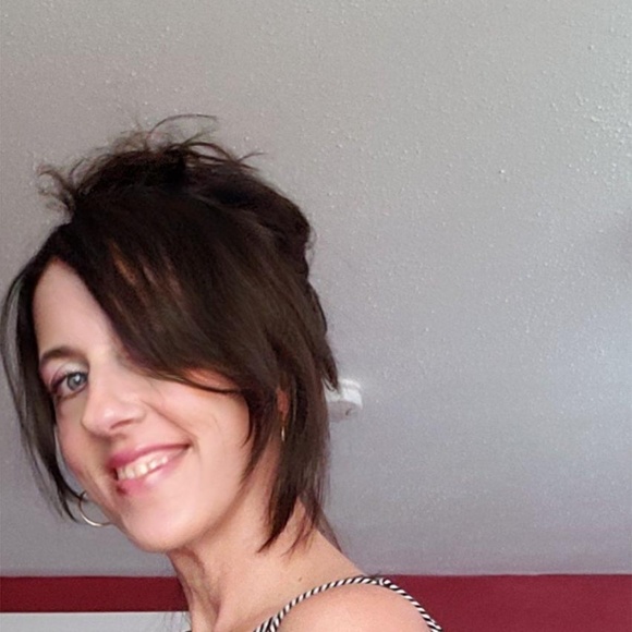 Meet your Posher, Kim - Picture 1 of 1